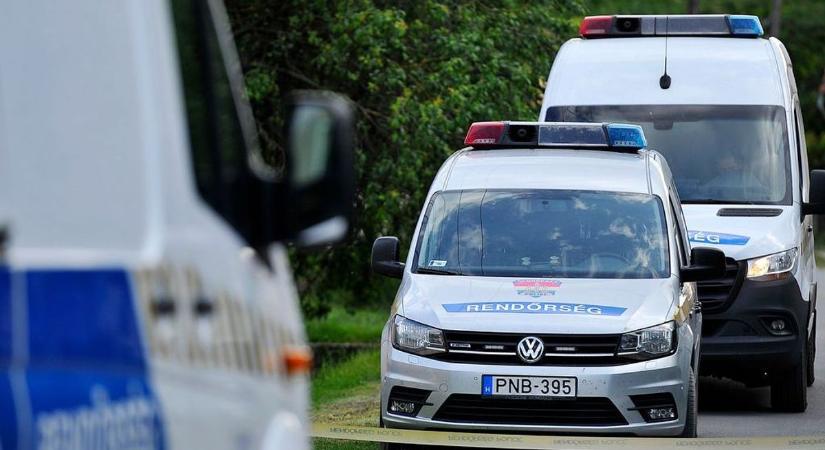 Vérrel borított ruhában biciklizett oda a rendőrökhöz a kegyetlen gyilkos