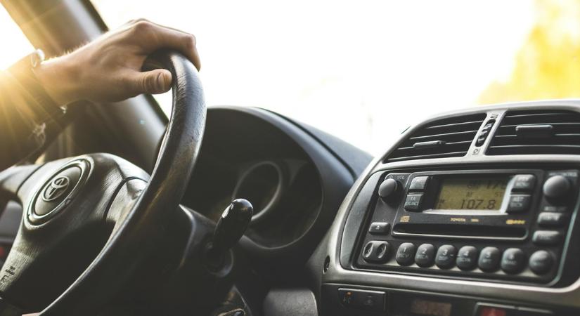 Rengeteget kell fizetni egy jogosítványért – elmondja a szakértő, miért kerül ilyen sokba