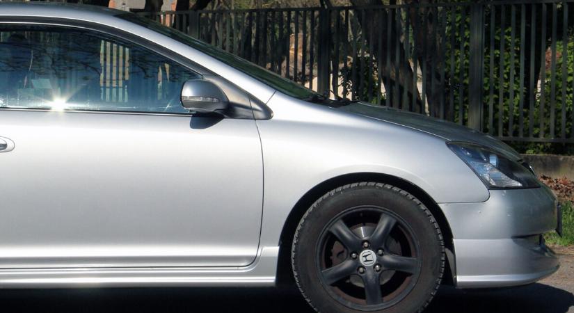 Meglepő mennyire könnyen éri el a 190 km/órát ez a 20 éves Honda