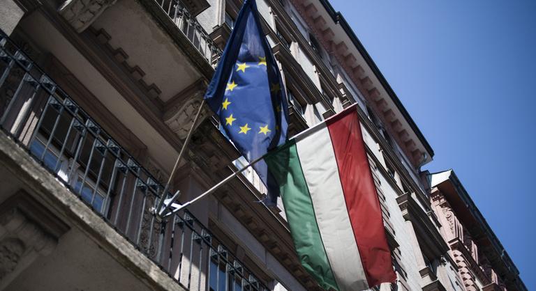 Financial Times: Magyarország kiskapukkal próbálja visszaszerezni a befagyasztott uniós pénzeket