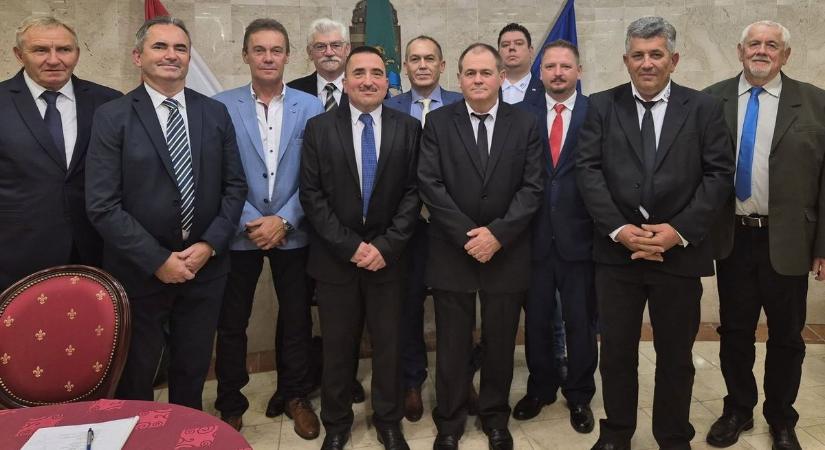 Nem tudni, miért mondott le Sárbogárdon az egyik képviselő
