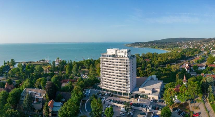 Idegenek sündörögnek a gyerekeik körül, rettegnek a szülők Balatonalmádiban