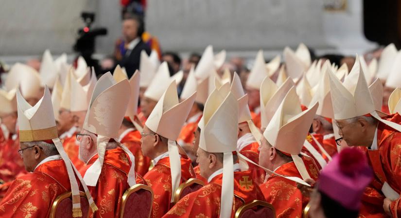 FOTÓK: Megkezdődött a konklávé