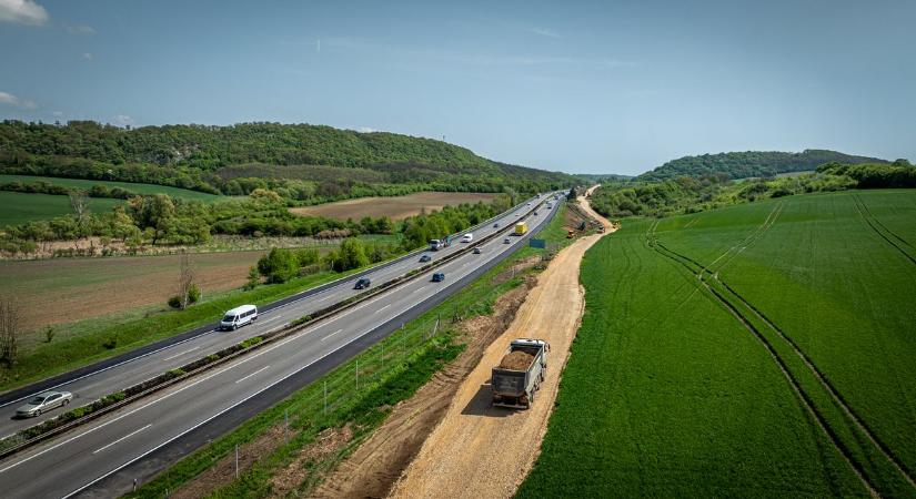 Jól haladnak az előkészítő munkák az M1-en