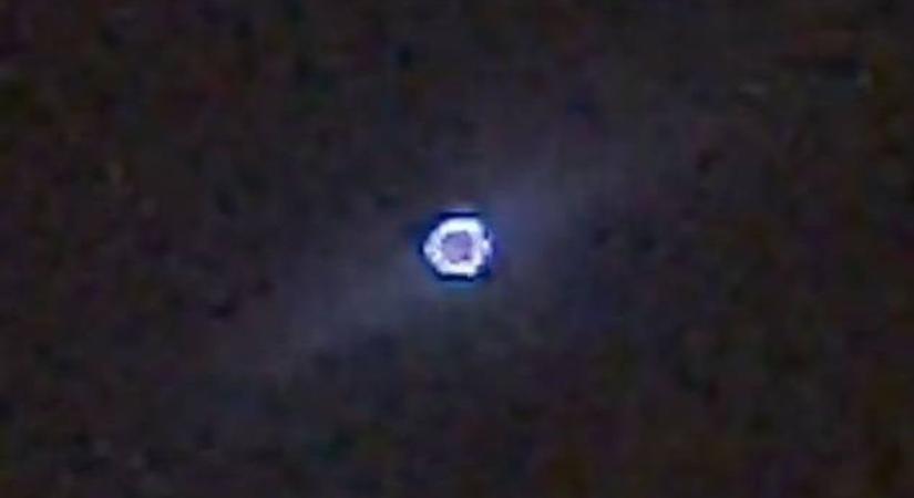 Megdöbbentő videó: titokzatos, pulzáló UFO lebegett 15 percig az égbolton