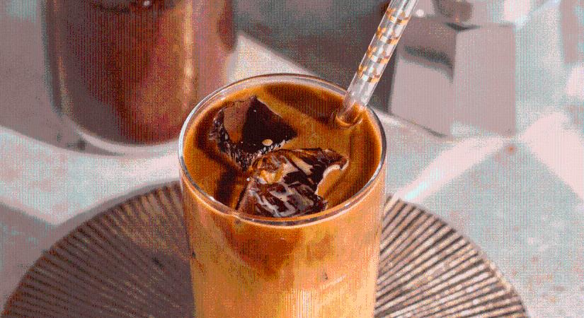 Kávéból jégkocka: csak dobd a tejbe és kész az ice coffee!