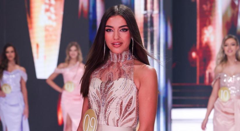 Miss World Hungary megérkezett a világverseny helyszínére, odajutását vlogban mutatta meg