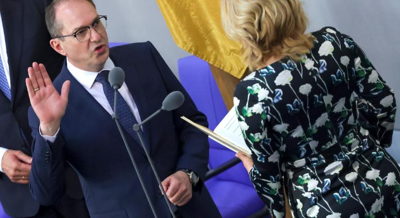 Az új német belügyminiszter haladéktalanul szigorítja a határvédelmet