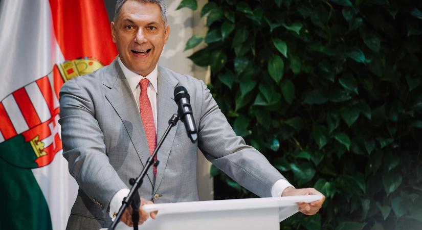 Lázár János megkérte az oligarchákat, hogy fogják vissza magukat a következő tíz hónapban