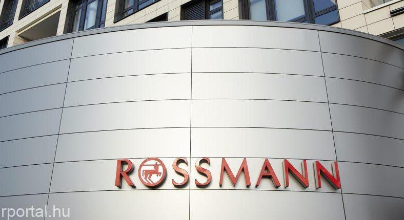 Árréskorlátozást vezetne be a kormány a háztartási cikkeket árusító boltokra