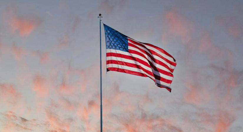 Amerika Ukrajnán keresztül ékeli be magát Európa és Oroszország közé