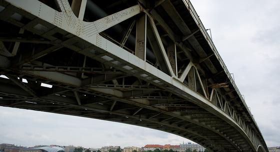 Nincs pénz a Petőfi híd felújítására, de még a tervpályázat kiírására sem