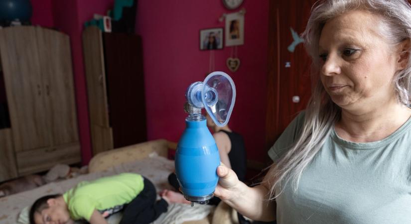 Orvosi vélemény: a kötelező védőoltás tette súlyos beteggé Dominikot
