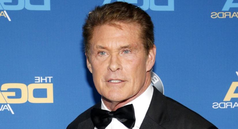 Kerekesszékben fotózták le a 72 éves David Hasselhoffot: a Knight Rider sztárja őszintén beszélt az egészségi állapotáról