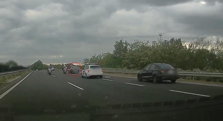Ámokfutásba kezdett egy sofőr az M3-ason, még a rendőrökkel is ütközött