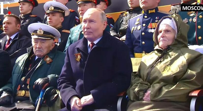 Putyin a múlt dicsőségében fürdeti az ukrajnai agressziót