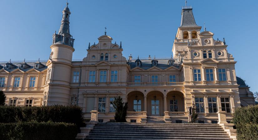 Valótlan állítások és az igazság kastélyügyben