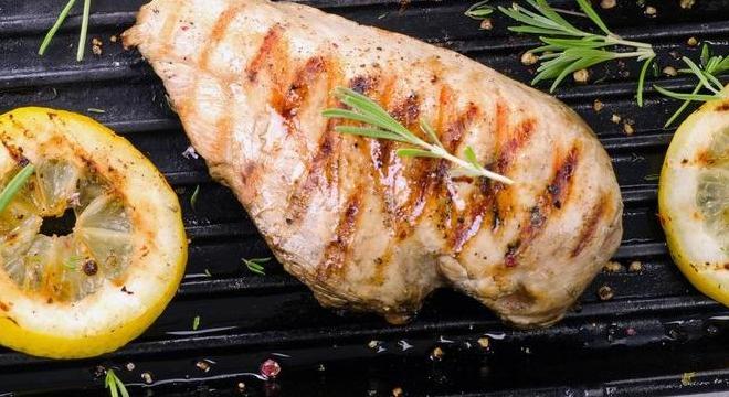 Omlós csirkemell és a grill serpenyő titkai