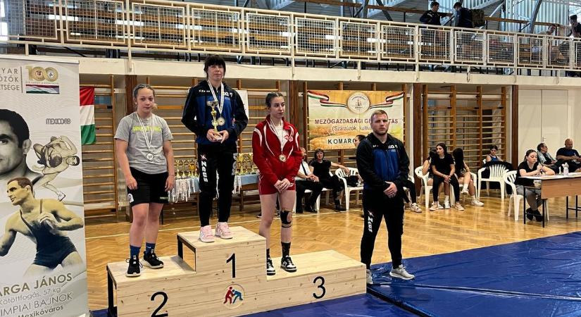Veretlen maradt a kaposvári birkózóhölgy