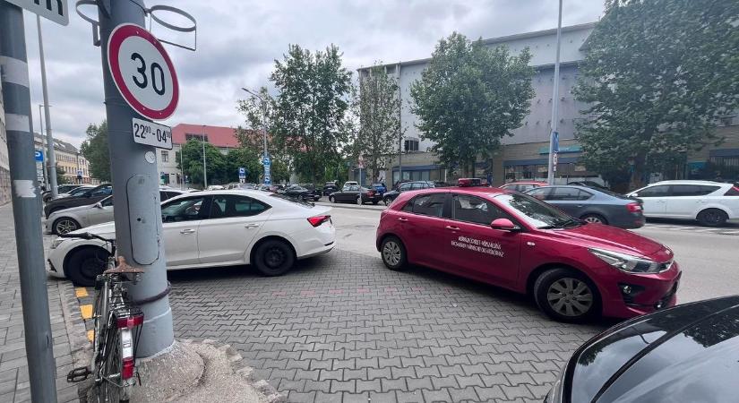 A tábla nem dísz, életek múlhatnak a figyelmetlenségen