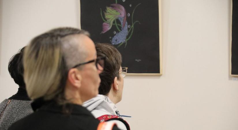 Nehéz életúttal rendelkező grafikusművész kiállítása látható az Érseki Főiskolán