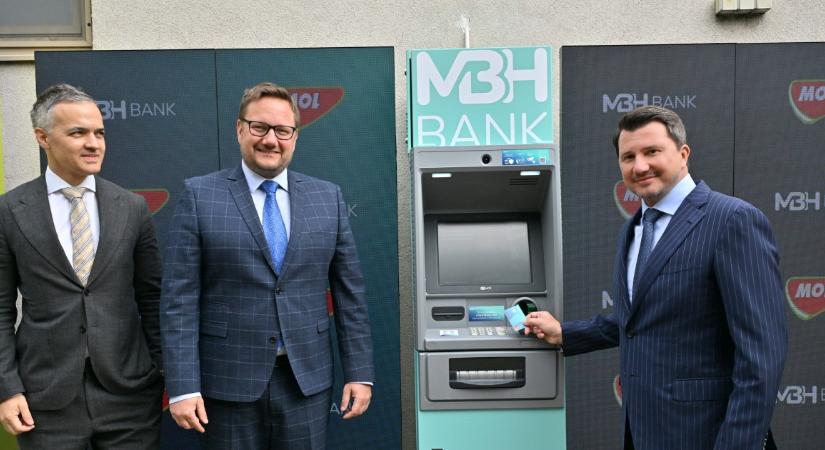 Egyre több Mol-kúton lesz bankautomata – belehúz az MBH Bank