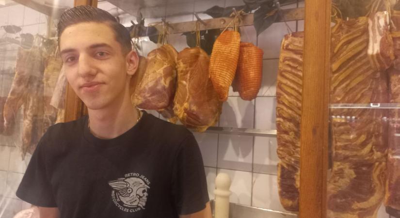 Csontozásból a legjobb, kedvence a disznósajt