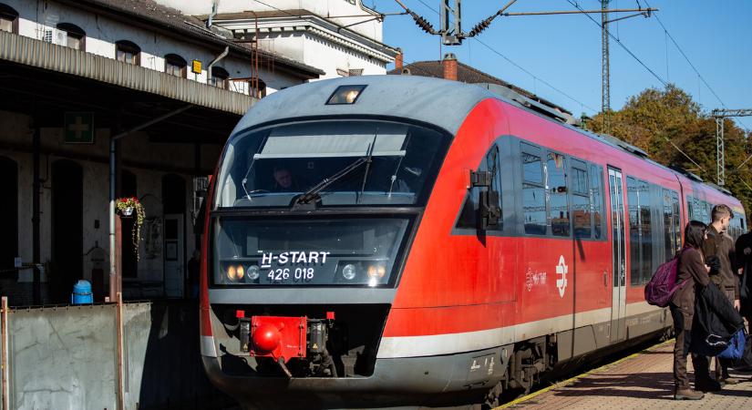 Nyári előszezoni menetrendre vált a MÁV-csoport