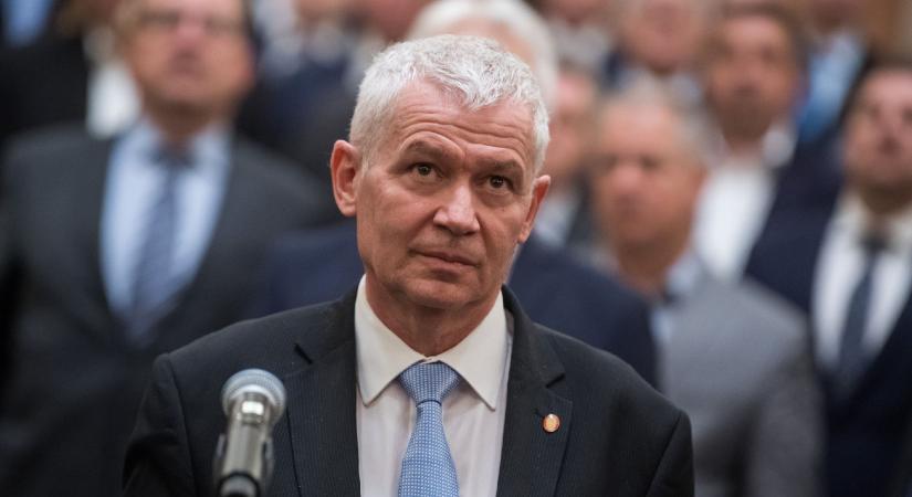 Hivatalossá vált Hende és Polt alkotmánybírói jelölése
