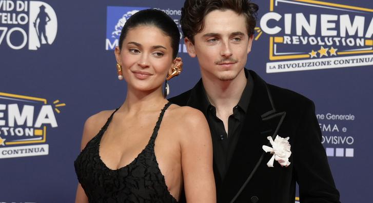 Timothée Chalamet először jelent meg a vörös szőnyegen Kylie Jennerrel