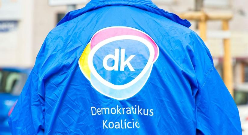 Gyurcsány Ferenc visszavonul és válik a feleségétől