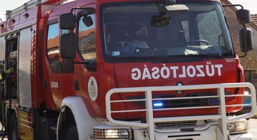 Árokba csapódott egy autó Miskolcon, lezárták a forgalmas útszakaszt