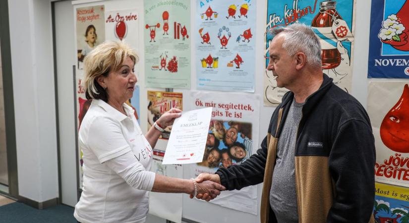 Sör helyett sokan az üdítőt választották, de még ön is részese lehet a Retró Véradásnak