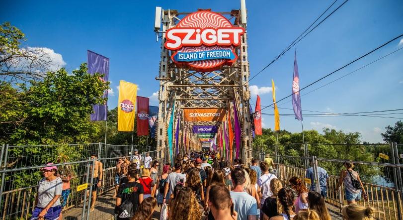 Megújult programkínálat, látványvilág és új kulturális negyedek az idei Sziget Fesztiválon