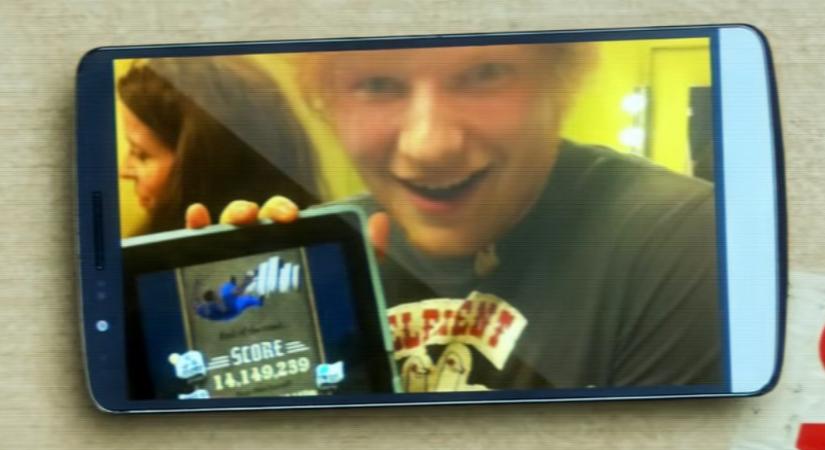 Ez történik, ha Ed Sheeran megtalálja a régi telefonját
