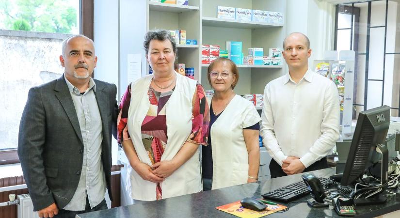 Végre megnyílt a patika Felpécen, a doktornő emiatt duplázza a rendelési idejét – fotók