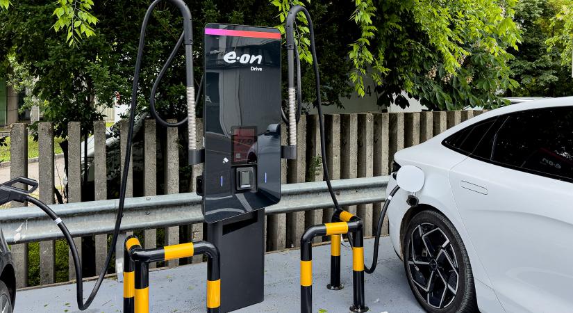 Ismert bútoráruházaknál telepít célállomástöltő-hálózatot az EON