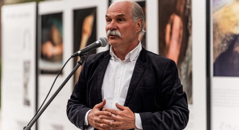 Berecz András különleges harangfotói már mesélnek a Múzeumkertben