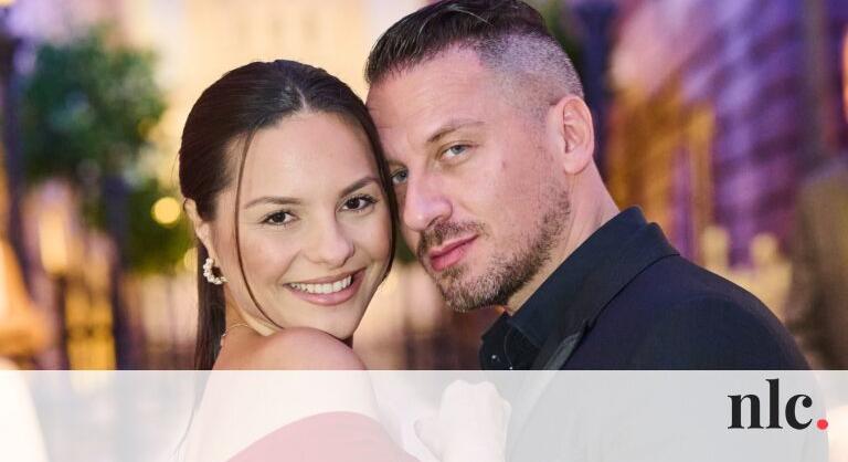 Hamarosan érkezik, árulta el Vastag Csaba párja, Domján Evelin. Hatalmas az öröm!
