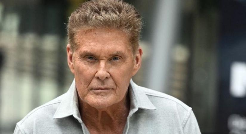 David Hasselhoff kerekesszékbe kényszerült (videó)