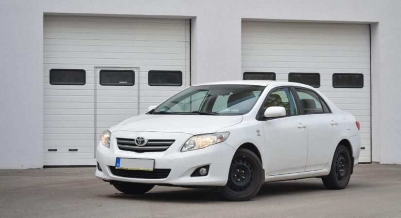 Tényleg elpusztíthatatlanok? Kiderült, hány millió Toyota rója jelenleg a világ útjait!