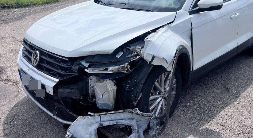 Nem adta meg az elsőbbséget, hatalmas lett a csattanás Pécsen (FOTÓK)