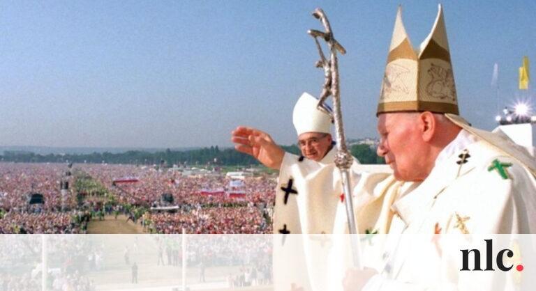 Szivárványos miseruha, gyémántgyűrű és piros cipők – A pápák, ha divatoznak