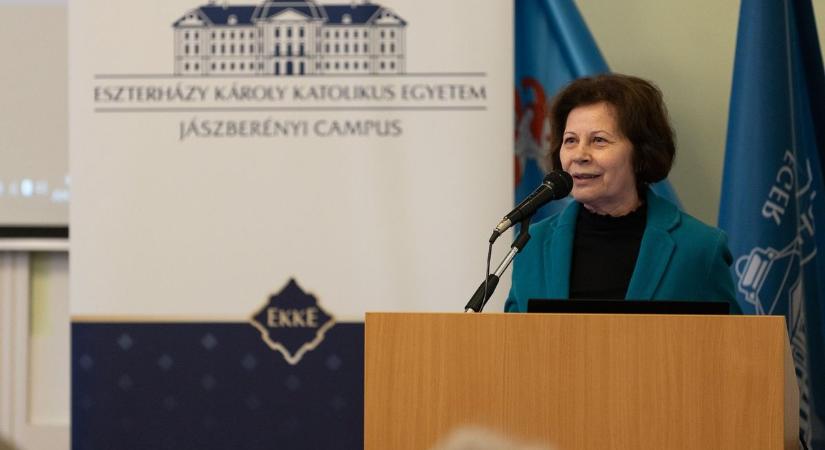 Kihirdették, ki kapja idén a Jászok Nobel-díját munkássága elismeréseként