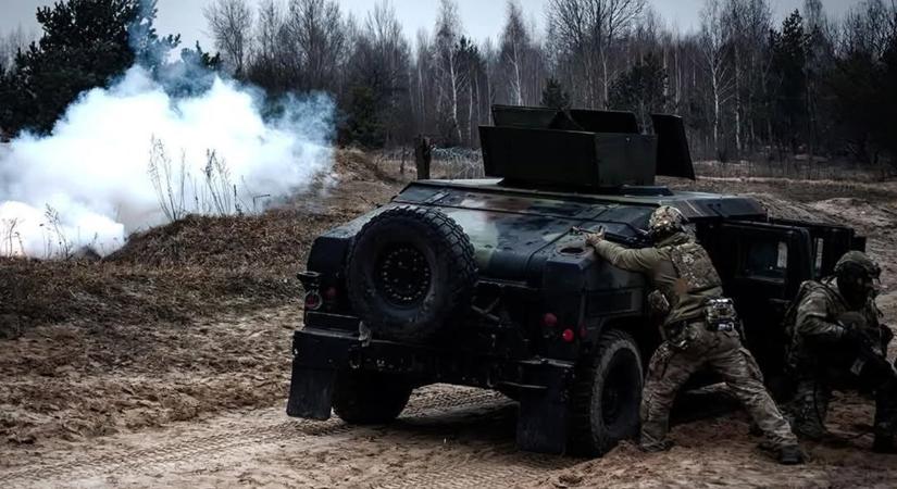 Ukrán fegyveres erők szerint az oroszok ma délig több mint 50-szer sértették meg Putyin fegyverszünetét