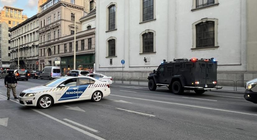 Nagyszabású TEK-es akció volt a Ferenciek tere közelében
