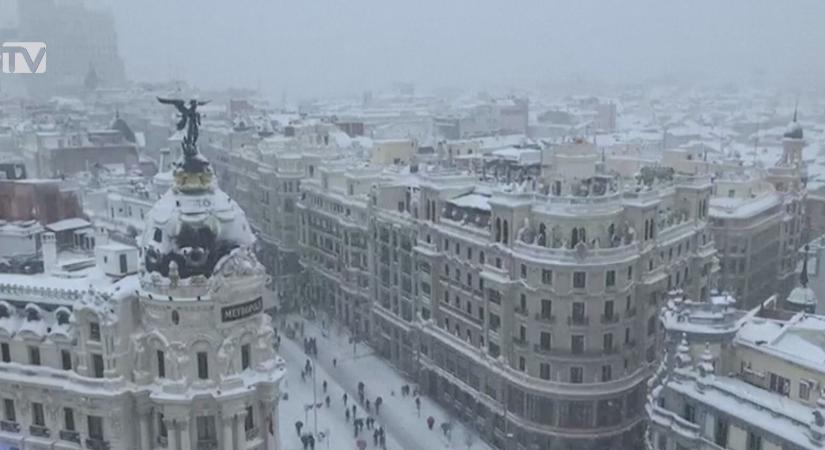 A napokig tartó havazás után lassanként kezd helyreállni a közlekedés Madridban
