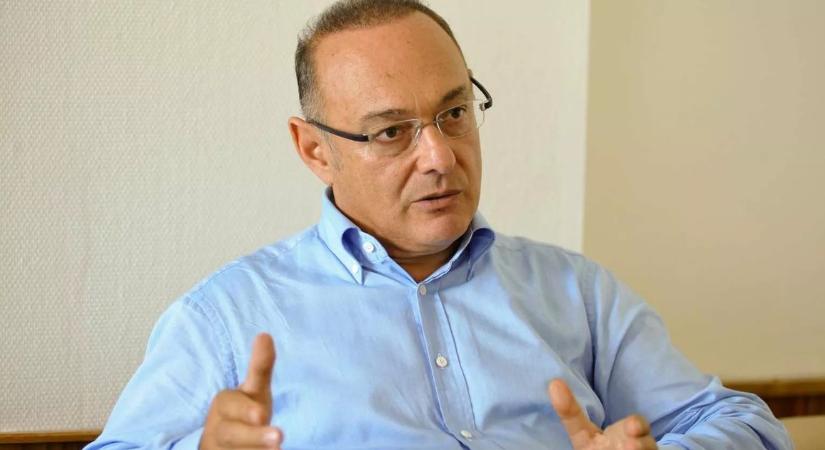 Súlyos, önleleplező beismerés, nem pedig „lepkefing” a miniszter kikerült beszédrészlete