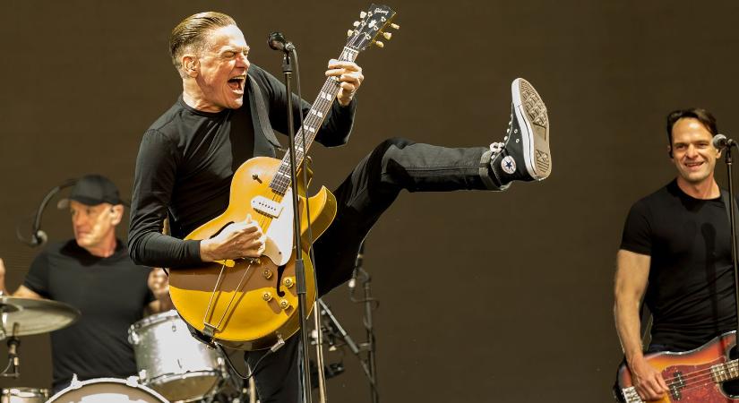 Bryan Adams így zenélt a Royal Albert Hallban – nézd a tévében a koncertet (VIDEÓ)