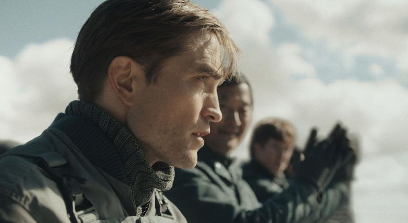 Érkezik az év legjobb filmje a MAX kínálatába - Robert Pattinson brillírozik a Mickey 17-ben